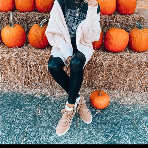 RELISTED Snakeskin Faux Leather Print Black Leggings Pants - Picture 4 of 7